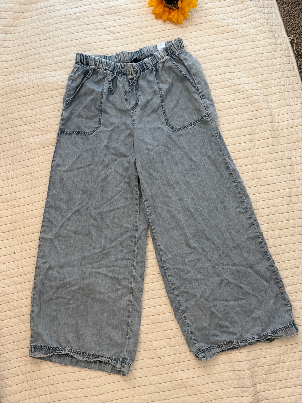 Splendid Wide-Leg Pull-On Jeans in Light Gray-Blue